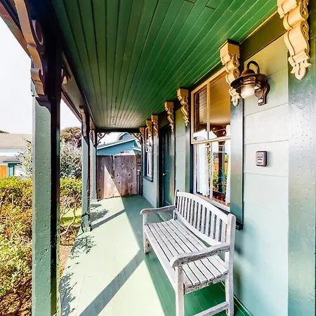 Headlands View Home & Cottage